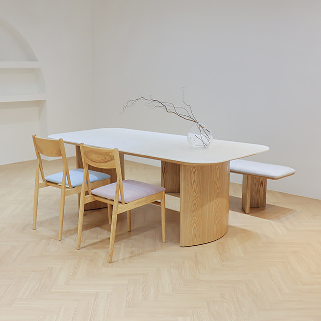 Luna Round Ceramic Table + Baum Chair Set